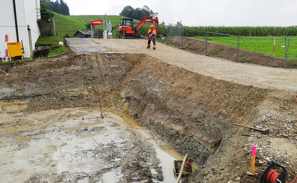 Aushub, Baumeisterarbeiten, Rohrblock, Umgebungsarbeiten, Erstellung der Zufahrt, Hochbau, 