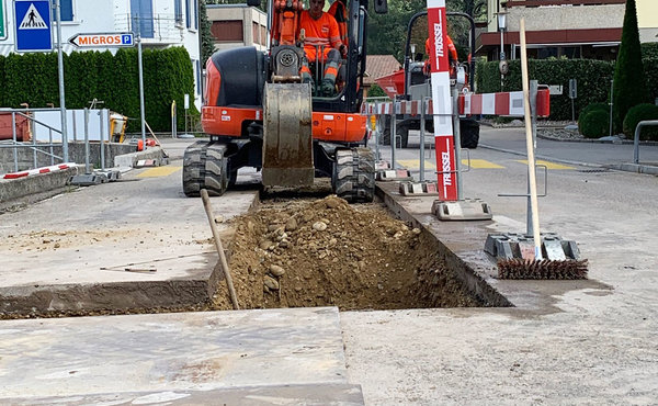 Erdarbeiten, verlegen von Werkleitungsrohren