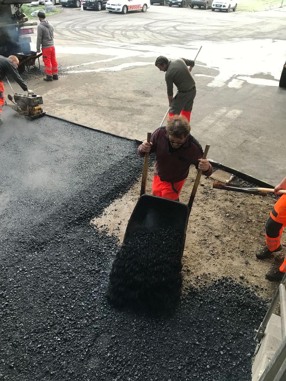 Belagsarbeiten, Teeren, Trüssel AG Bauunternehmung Belagsarbeiten, Teeren, Trüssel AG Bauunternehmung